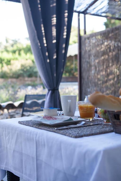 L'Auberge De L'Aubergine Eygalières Oda fotoğraf