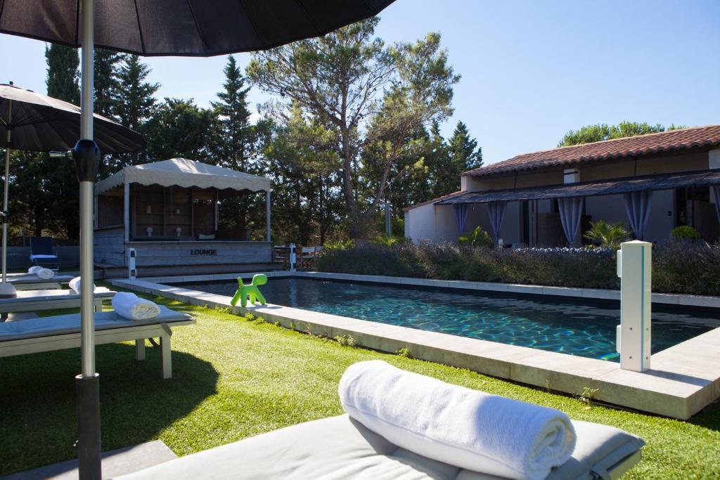 L'Auberge De L'Aubergine Eygalières Oda fotoğraf