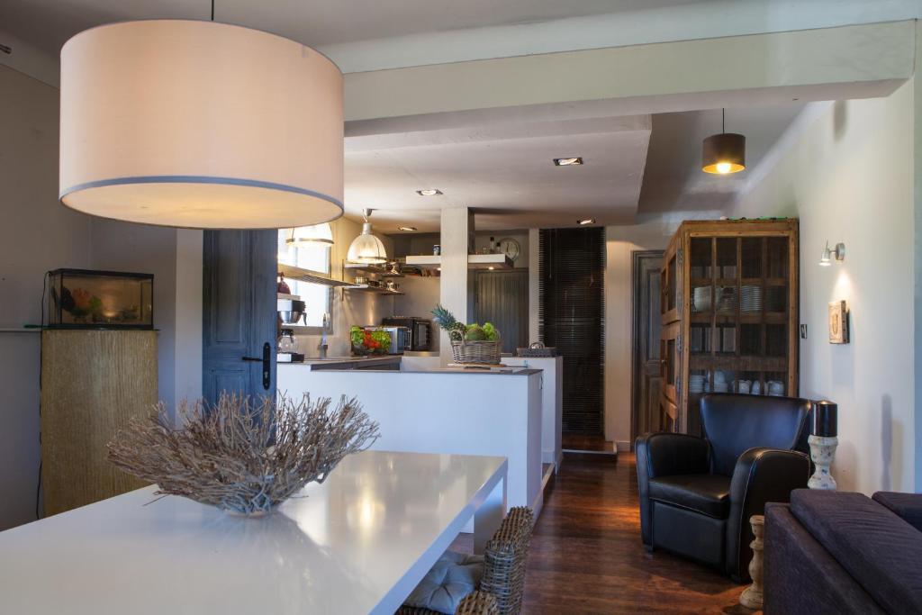 L'Auberge De L'Aubergine Eygalières Oda fotoğraf