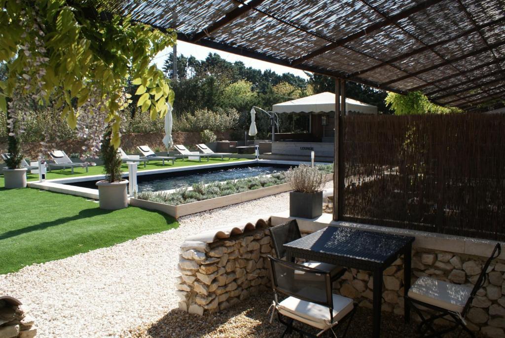 L'Auberge De L'Aubergine Eygalières Dış mekan fotoğraf