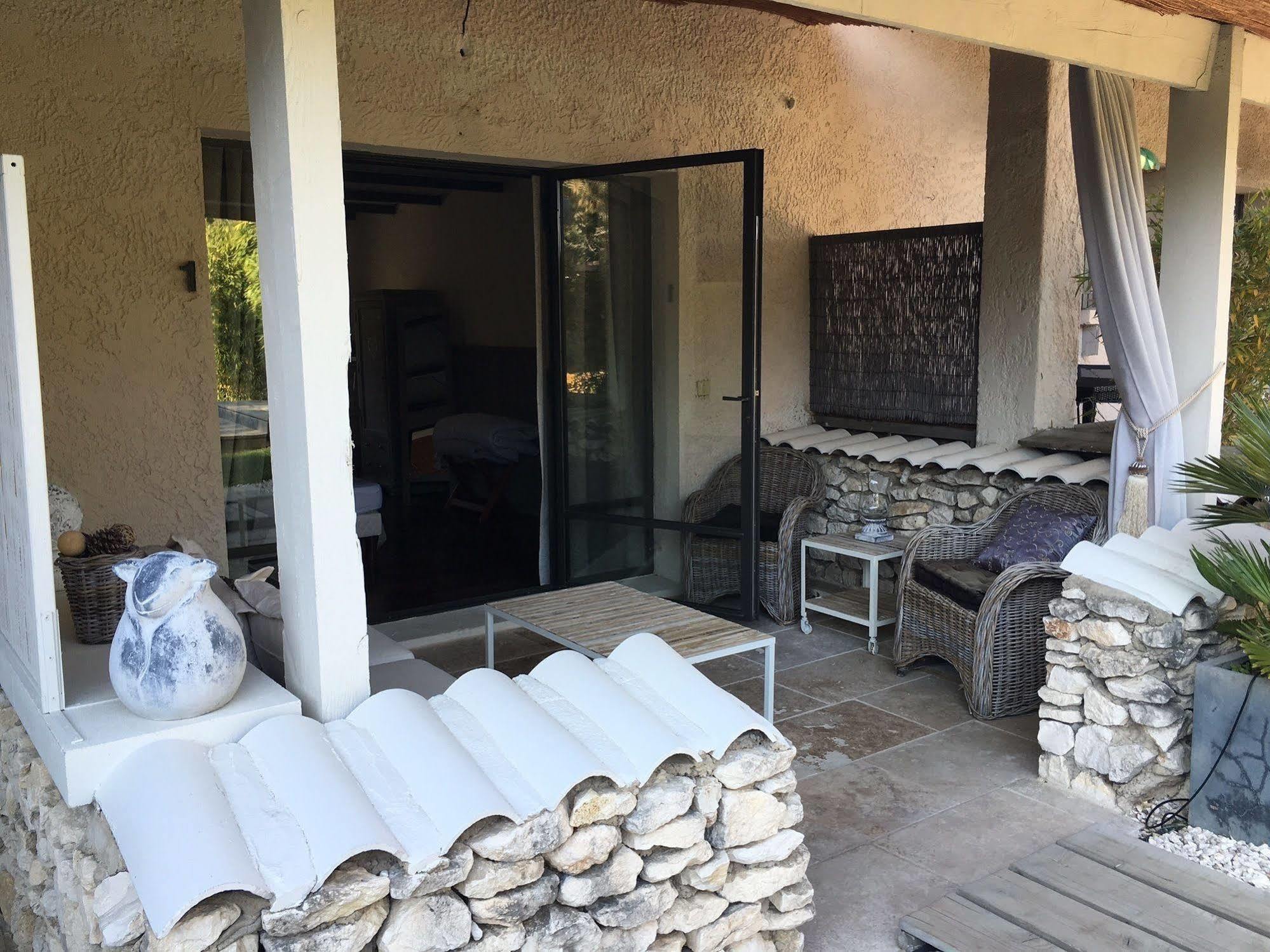L'Auberge De L'Aubergine Eygalières Dış mekan fotoğraf