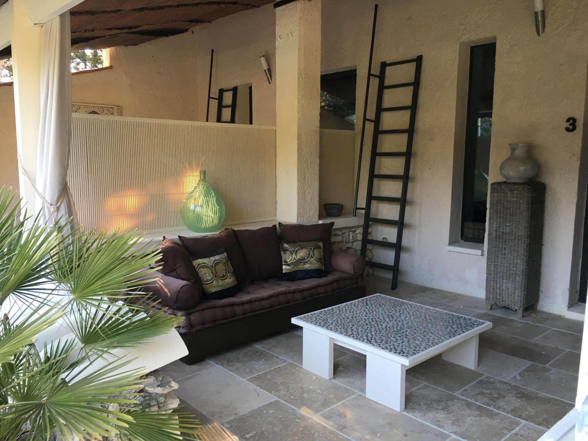 L'Auberge De L'Aubergine Eygalières Dış mekan fotoğraf